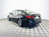 Used 2023 Nissan Altima 2.5 SV image 6