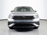 Used 2022 Volkswagen Tiguan SE image 2
