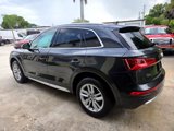 Used 2020 Audi Q5 2.0T Premium w/ Convenience Package image 4