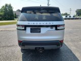 Used 2018 Land Rover Discovery SE image 4