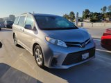 Used 2018 Toyota Sienna LE image 2