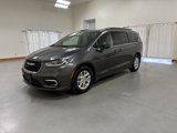 Used 2022 Chrysler Pacifica Touring-L image 4