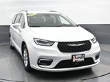 Used 2022 Chrysler Pacifica Touring-L image 6
