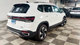 New 2025 Volkswagen Taos SE image 5