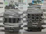 Used 2019 Jeep Grand Cherokee Laredo image 2
