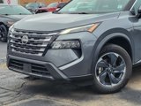 Used 2024 Nissan Rogue SV image 2
