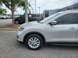Used 2020 Nissan Rogue SV image 2