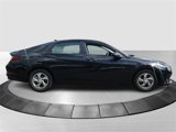 Used 2021 Hyundai Elantra SE image 2