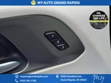 Used 2021 Chrysler Pacifica Touring-L image 5