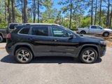 Used 2019 Jeep Cherokee Limited image 2