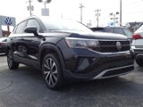 Certified 2024 Volkswagen Taos SE image 2