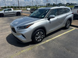 Used 2021 Toyota Highlander XLE image 2