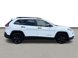 Used 2016 Jeep Cherokee Sport image 4