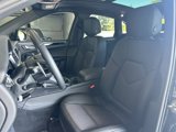 Certified 2024 Porsche Macan image 5