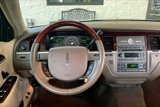 Used 2005 Lincoln Town Car Signature image 5