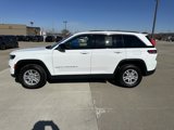 Used 2023 Jeep Grand Cherokee Laredo image 4