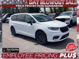 New 2025 Chrysler Pacifica Limited image 4
