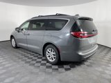 Used 2022 Chrysler Pacifica Touring-L image 3