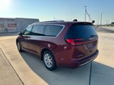 Used 2021 Chrysler Pacifica Touring-L image 5