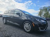 Used 2018 Chrysler Pacifica Touring-L image 4
