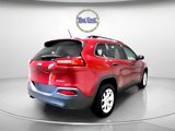 Used 2016 Jeep Cherokee Sport image 4