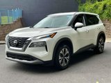 Used 2023 Nissan Rogue SV image 2