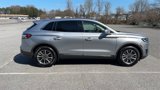 Used 2020 Lincoln Nautilus FWD w/ Equipment Group 101A image 6