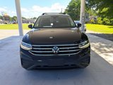 Used 2024 Volkswagen Tiguan SE w/ Panoramic Sunroof Package image 2