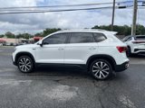 Certified 2022 Volkswagen Taos SE image 4