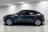 Certified 2022 Porsche Macan image 2