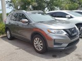 Used 2017 Nissan Rogue SV image 2