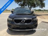 Used 2019 Volvo XC40 T5 Momentum image 3