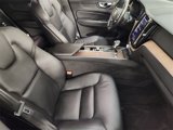 Used 2021 Volvo XC60 T5 Momentum image 3