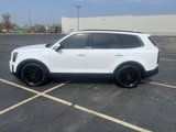 Used 2022 Kia Telluride SX w/ SX Prestige Package image 3