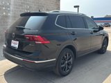 Used 2022 Volkswagen Tiguan SE image 3