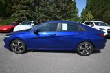 Used 2023 Hyundai Elantra SEL w/ Convenience Package image 2