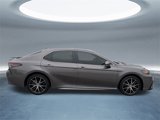 Used 2024 Toyota Camry SE image 3