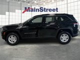 New 2025 Jeep Grand Cherokee Laredo image 2