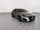 Used 2023 Nissan Altima 2.5 SV image 2