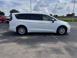 Used 2023 Chrysler Pacifica Touring-L image 6