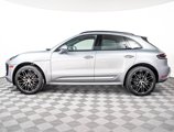 Certified 2023 Porsche Macan image 2