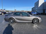 Used 2022 Toyota Camry SE image 2