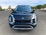 Used 2023 Mitsubishi Outlander SE image 2