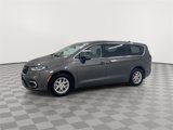 Used 2023 Chrysler Pacifica Touring-L image 5