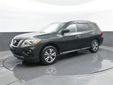 Used 2018 Nissan Pathfinder SV image 2