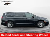 Used 2023 Chrysler Pacifica Touring-L image 2