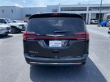 Used 2022 Chrysler Pacifica Touring-L image 4