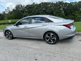 Used 2021 Hyundai Elantra SEL w/ Convenience + Premium Package image 3