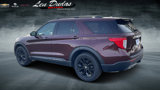Used 2022 Ford Explorer XLT w/ Equipment Group 202A image 3