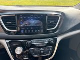 Used 2017 Chrysler Pacifica Touring-L image 3